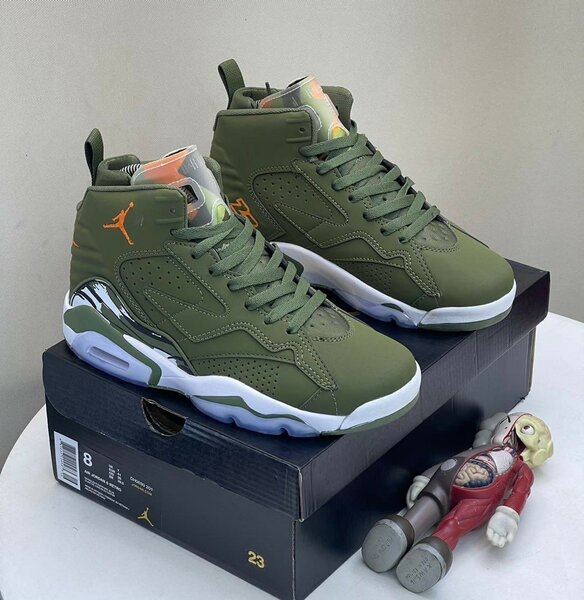 AIR JORDAN SNEAKER