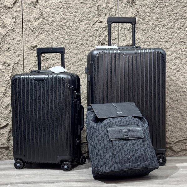 Dior traveling set