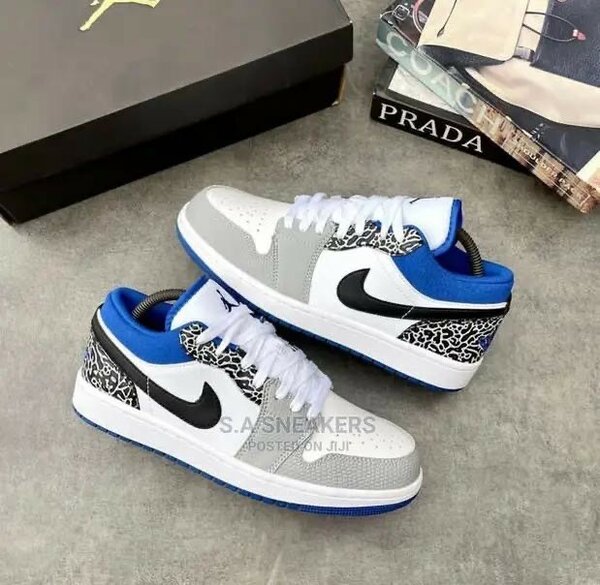 AIR JORDAN 1