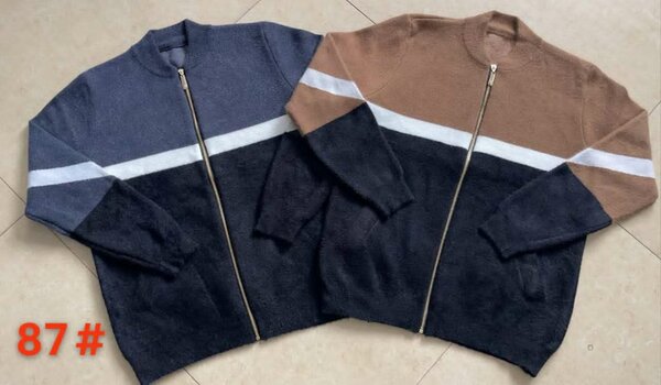 Sweaters av