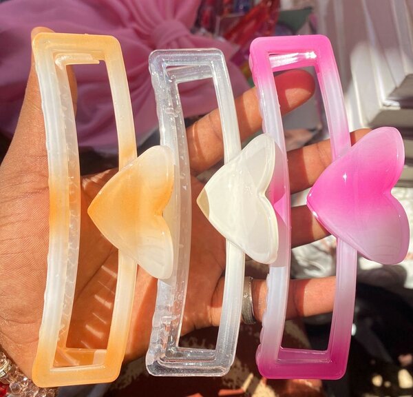 Claw clips