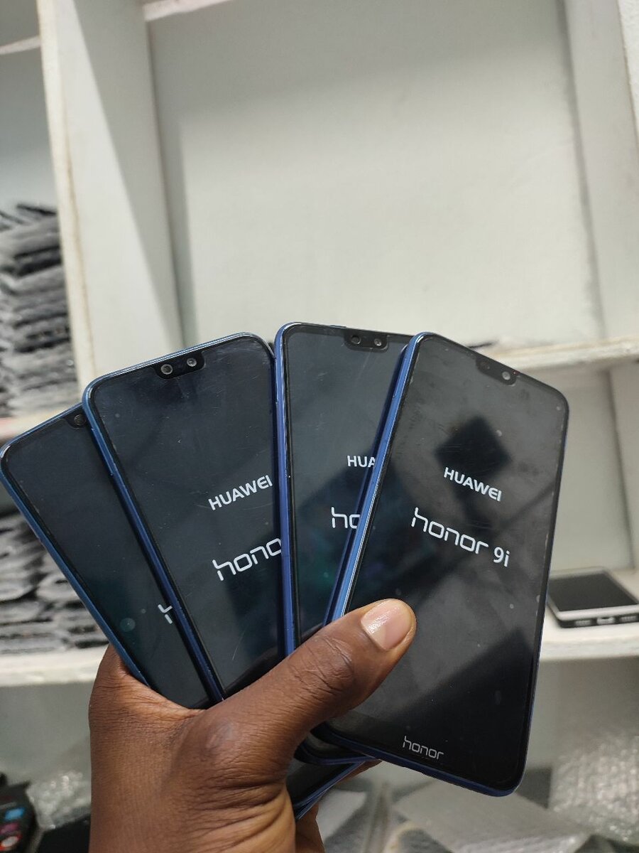 HONOR 9i