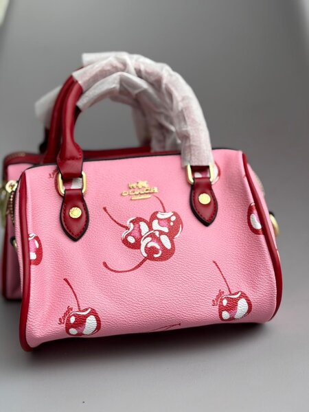 Sac à main rose cerise tendance
