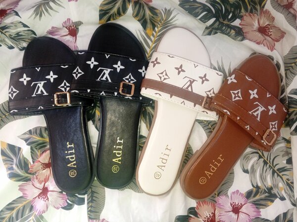Original Luis Vuitton slippers