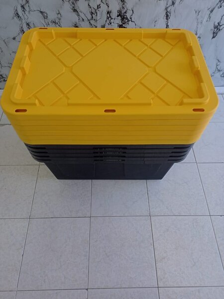 Greenmade black and yellow 27gallon storage container