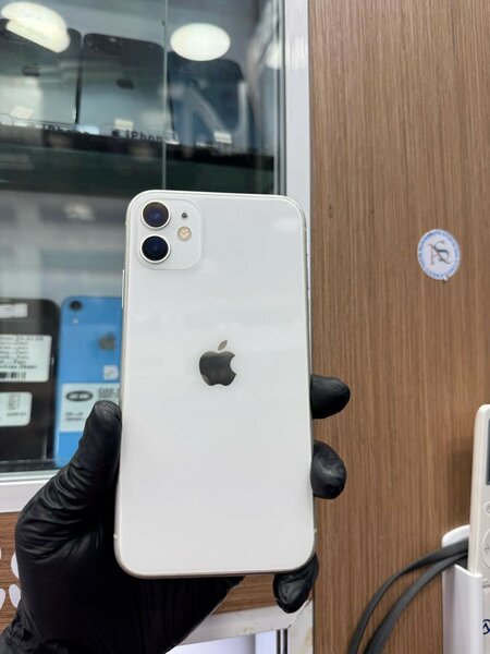 iPhone 11