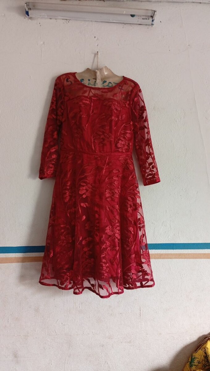 Robe Rouge Évasée Élégante