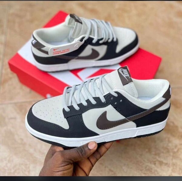 Sneaker