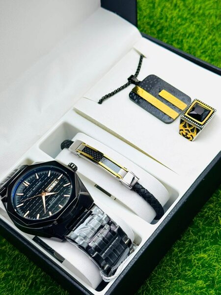 Montre, bracelet, bague et chaîne