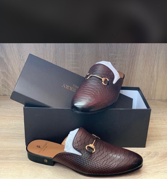 Half shoe