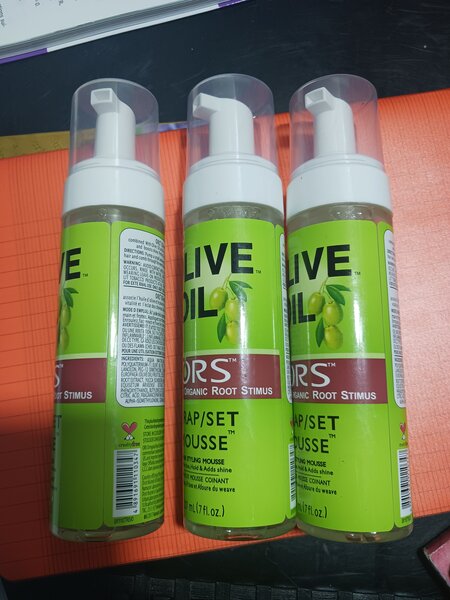 Mousse coiffante à l'huile d'olive
