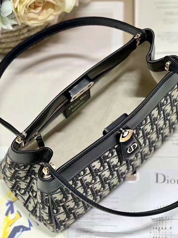 Hand bag