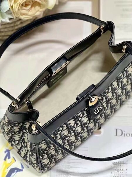 Hand bag
