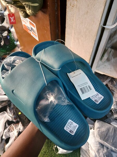 Nike Calm Slides