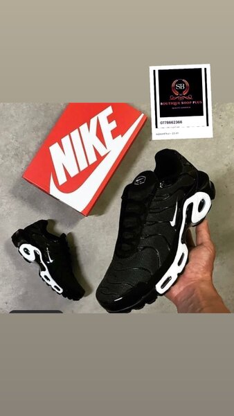 Basket Nike tn authentique avec sa boîte