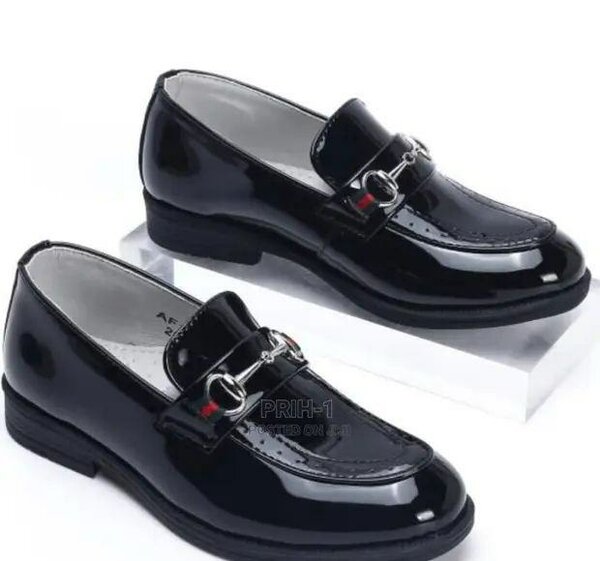 Boys shoes