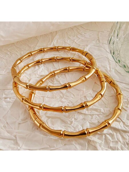Bracelet doré en bambou