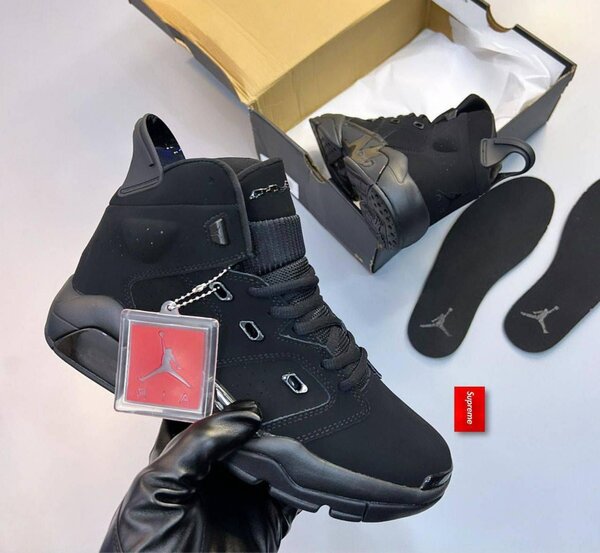 AIR JORDAN SNEAKER