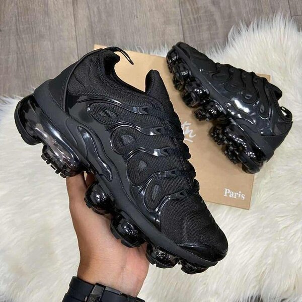 Sneakers noirs résistants pour homme