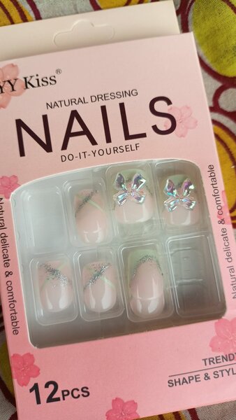 Ongles Faux YY Kiss DIY