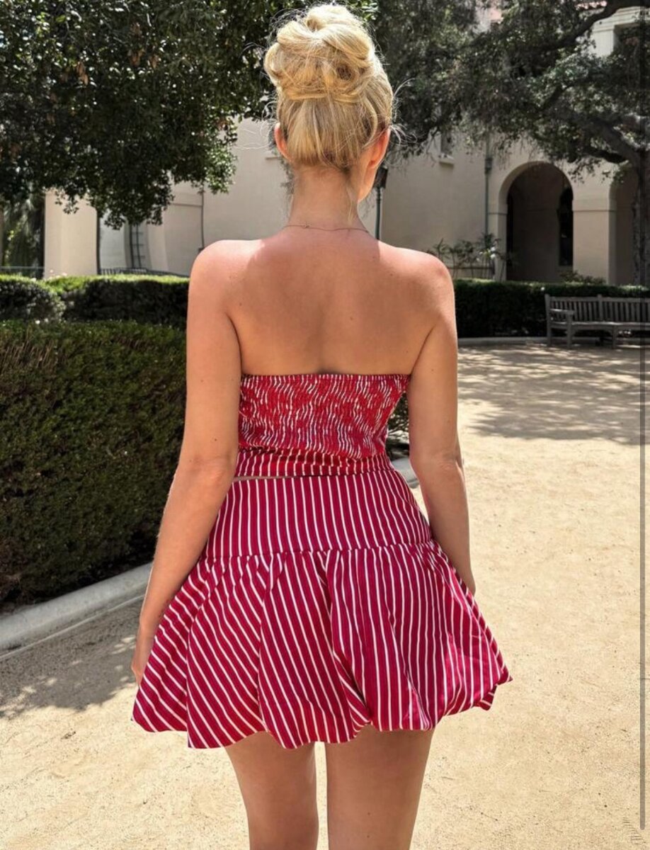 Robe d'été rouge rayée