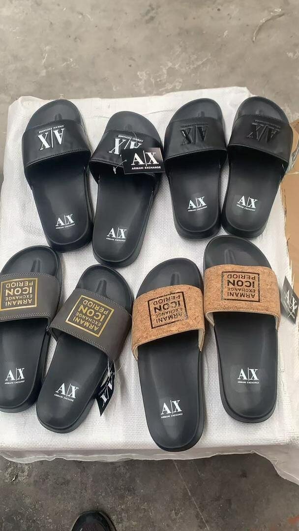 Claquettes de luxe élégantes