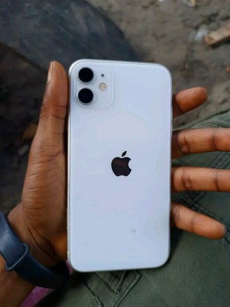 iPhone 11 simple