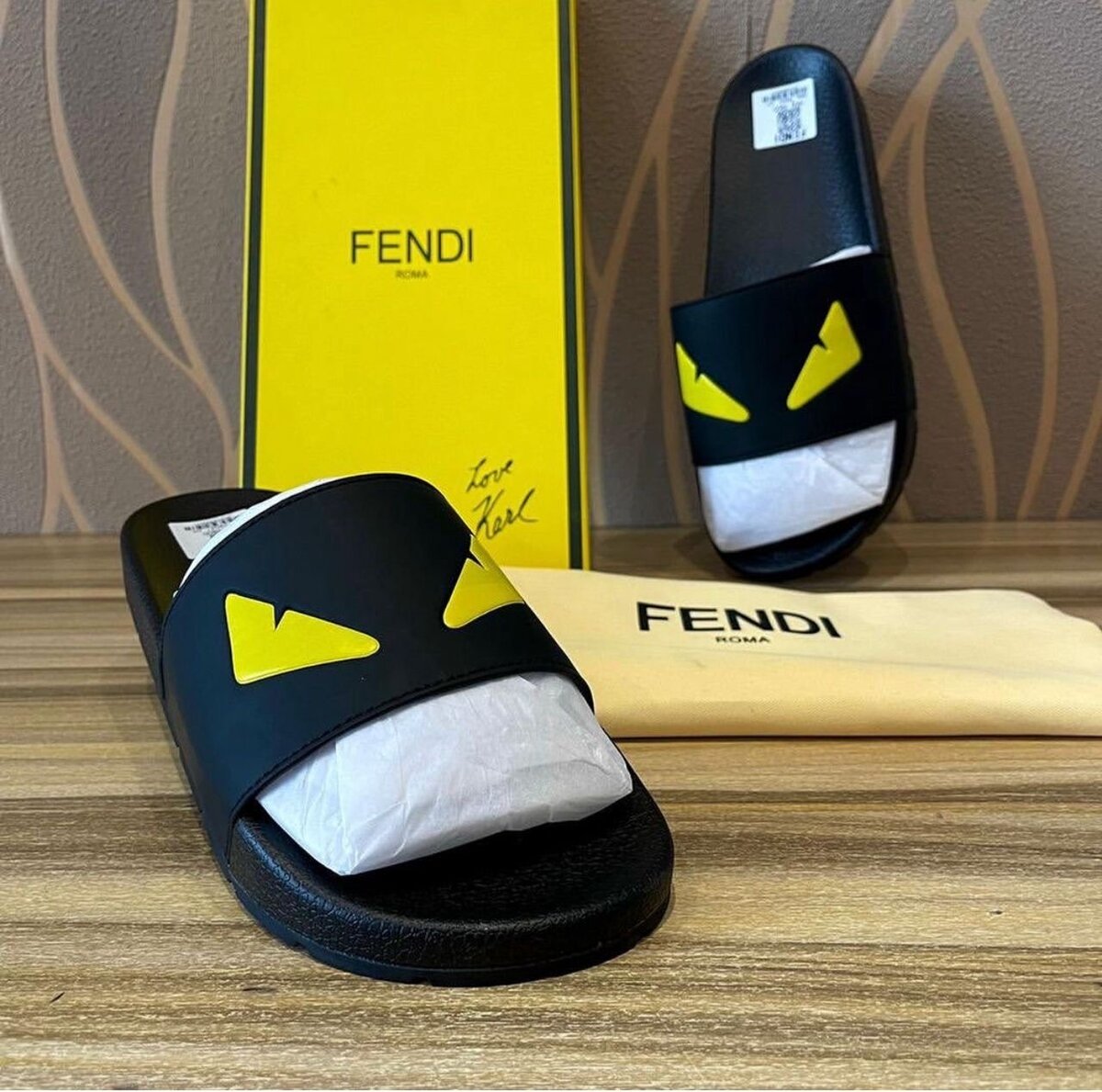 Sandales Fendi Noires Unisexes