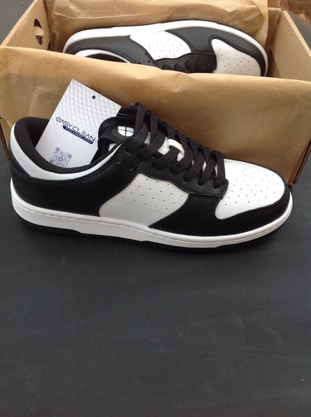S sneaker