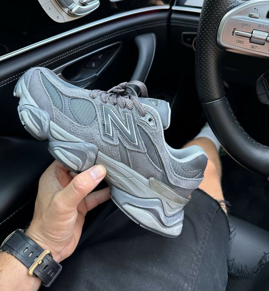 NEW BALANCE 9060