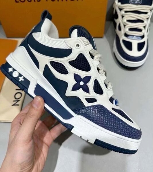 Louis Vuitton LV