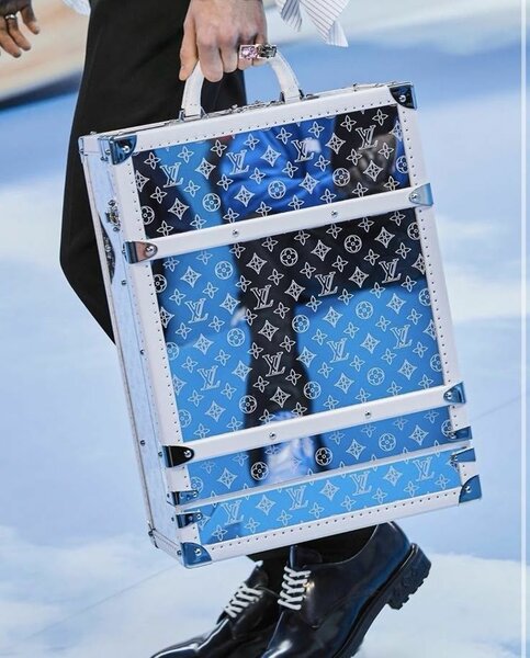 Traveling Bag