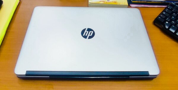 Ordinateur portable HP moderne