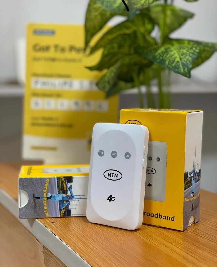 UNIVERSAL POCKET MIFI! 4G ! it takes all networks!