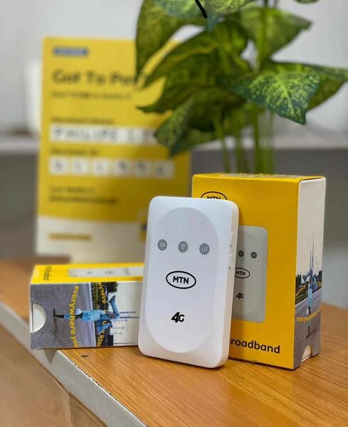 UNIVERSAL POCKET MIFI! 4G ! it takes all networks!