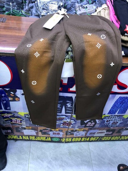 SWEAT PANTS