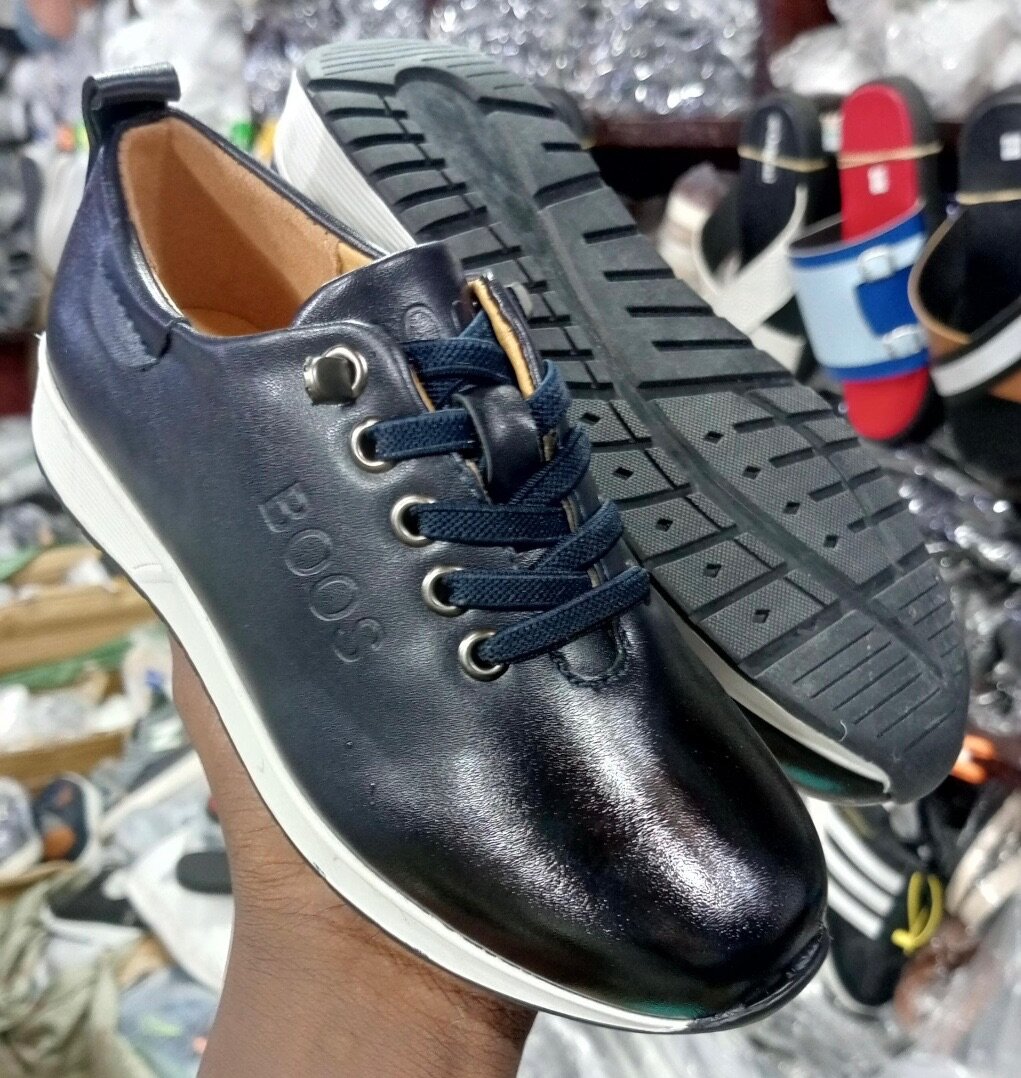 Chaussure boss pour enfant