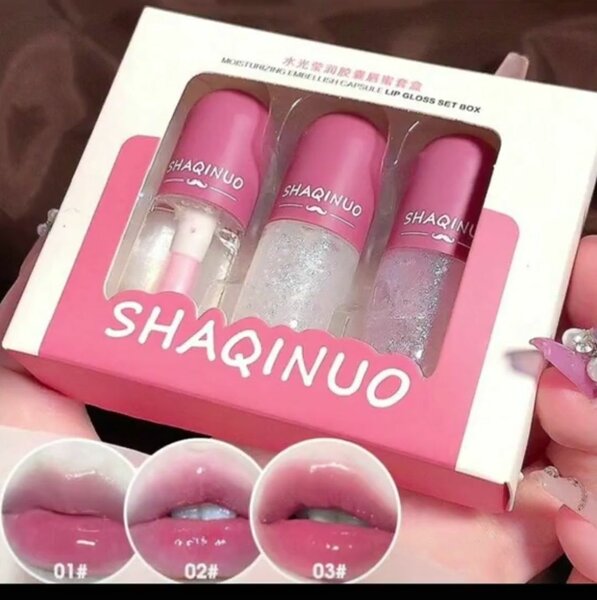3 Gloss à lèvre