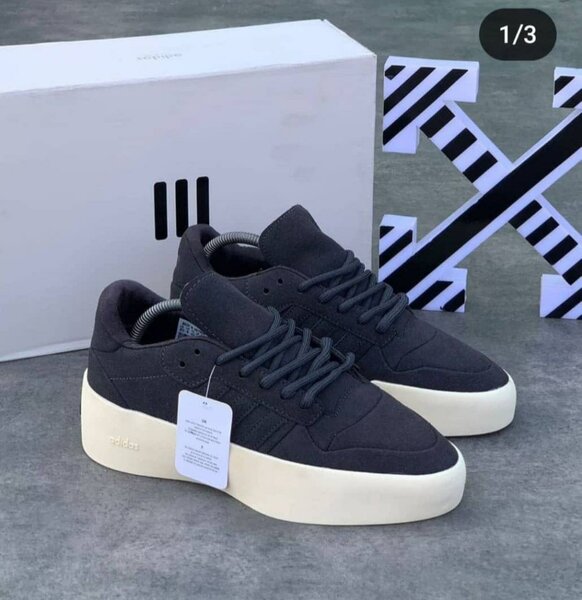 Adidas Sneakers