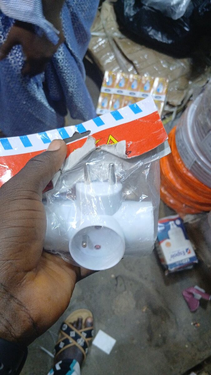 Multi-Plug Socket Adapter