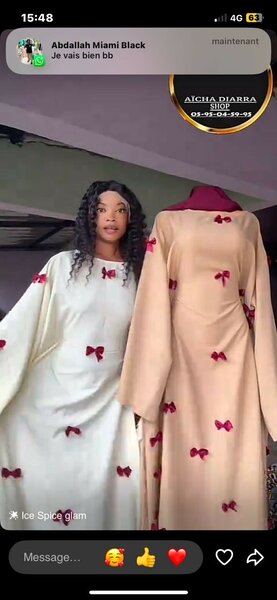 Robe longue élégante avec nœuds