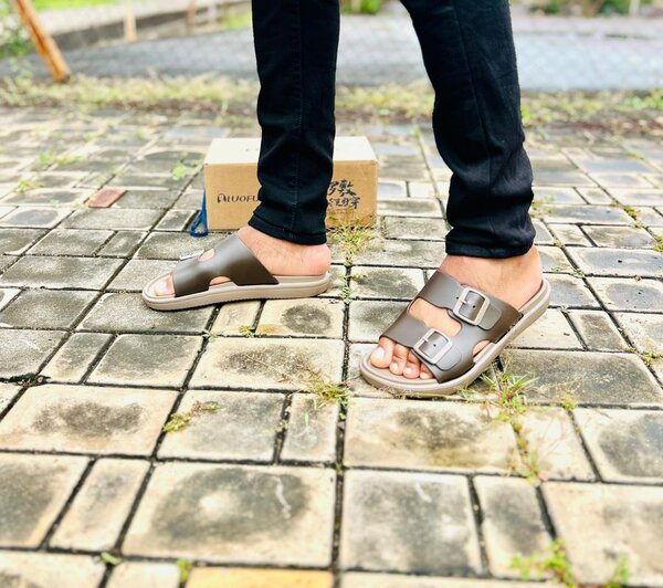 Chic sandales