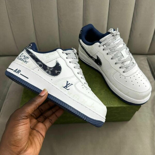 Men's sneakers