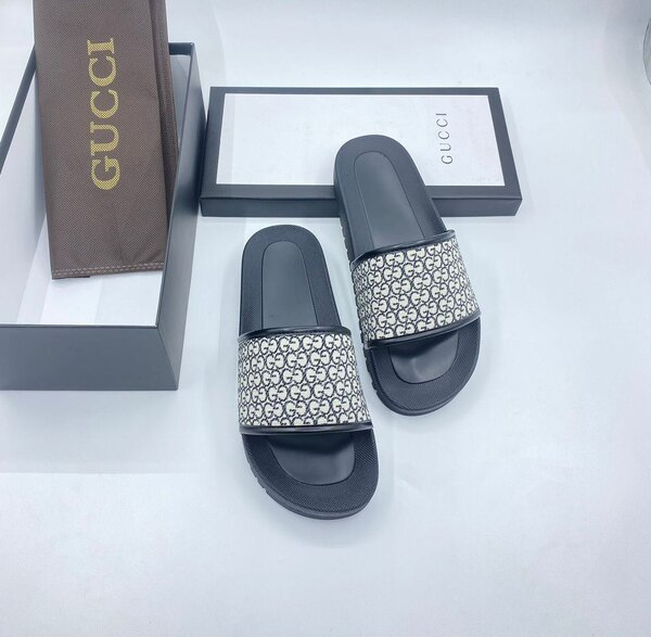 Unisex slides