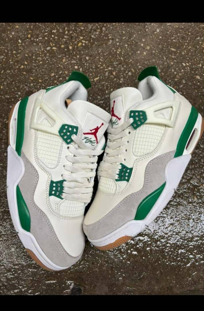 Jordan 4 thunder
