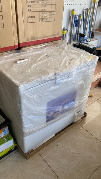 Solar freezer