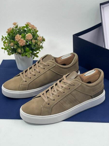 Fashion shoes