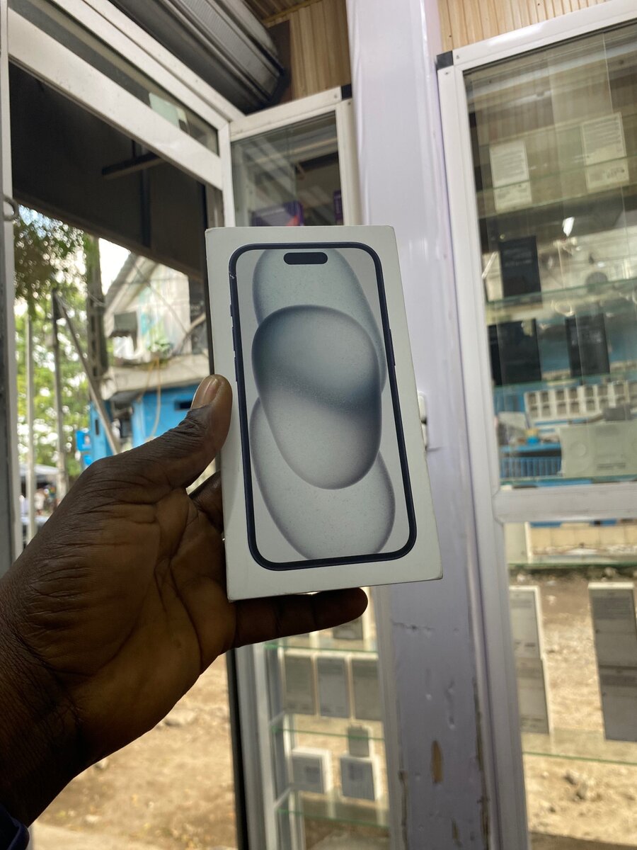 iPhone 15 simple