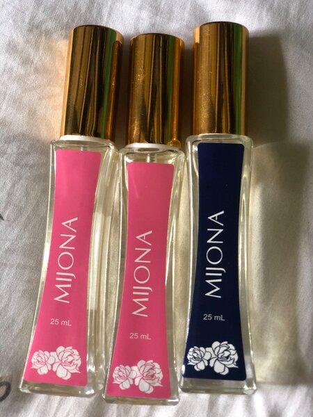Pocket perfumes