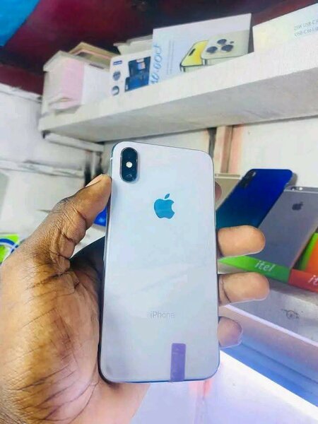 iPhone X 64GB Argent Débloqué